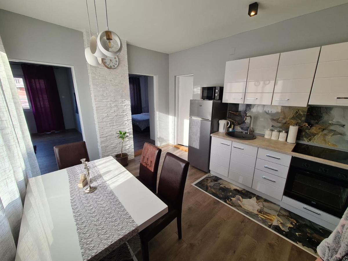 Grey & Sunny Apartments Zajecar Bagian luar foto